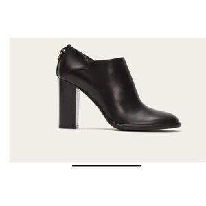 Frye Isabella Shootie w/original box